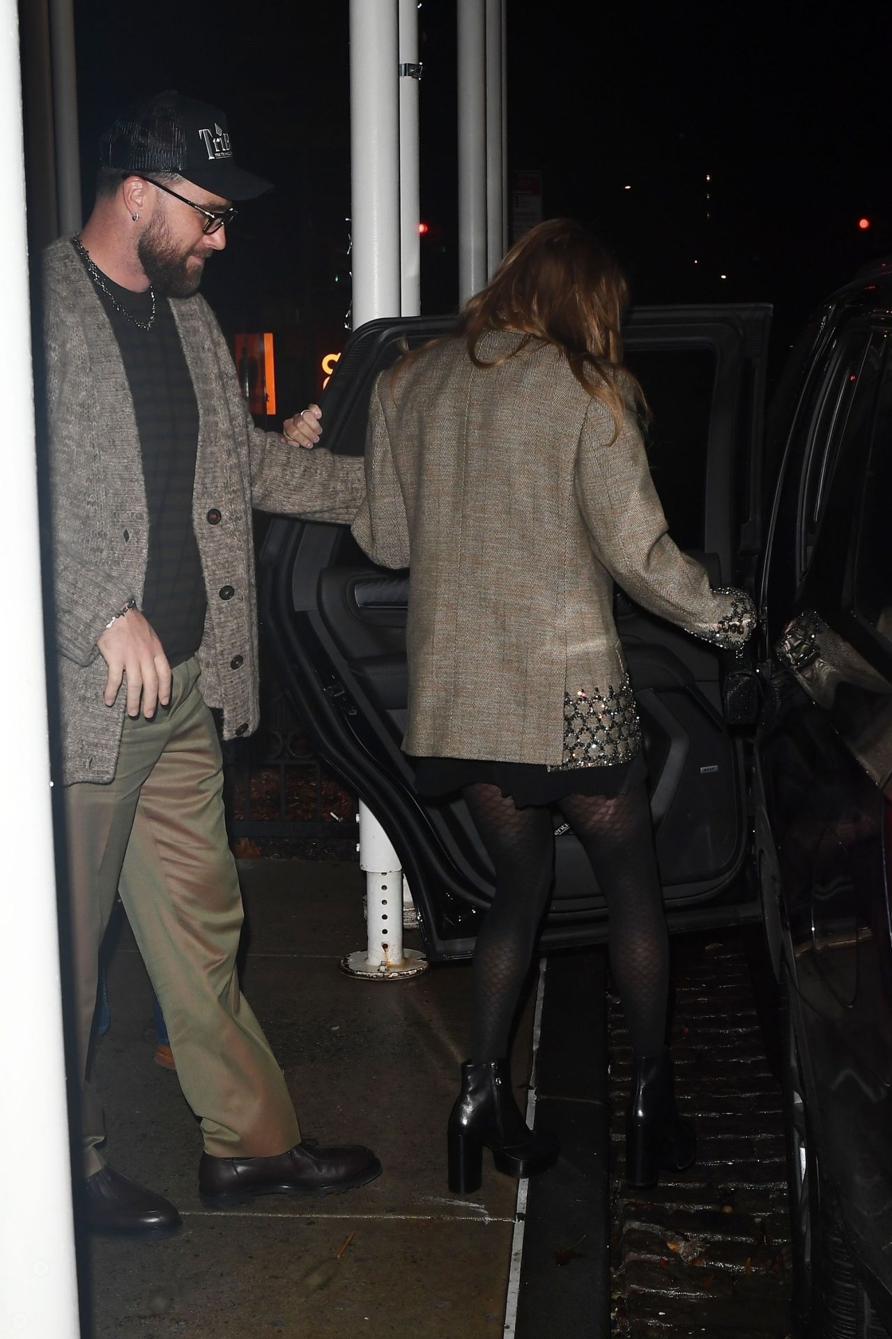 taylor-swift-s-glittering-nyc-date-night-with-travis-kelce-10-27-2024-4.jpg (1280×1920)