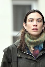 Alexa Chung Braves London Weather 01.23.2025
