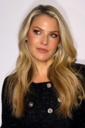 Ali Larter 01-16-2025