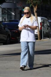 Amanda Bynes Spotted at FedEx Office in LA - 01 20 2025