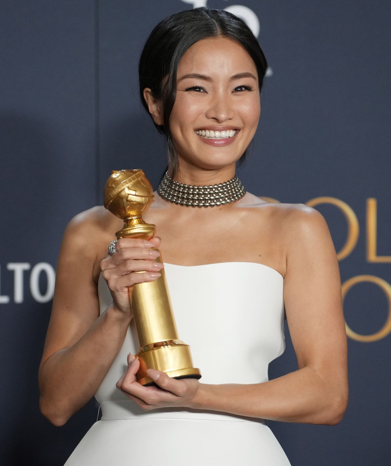 Anna Sawai Wins Best Actress at Golden Globes 2025 • CelebMafia