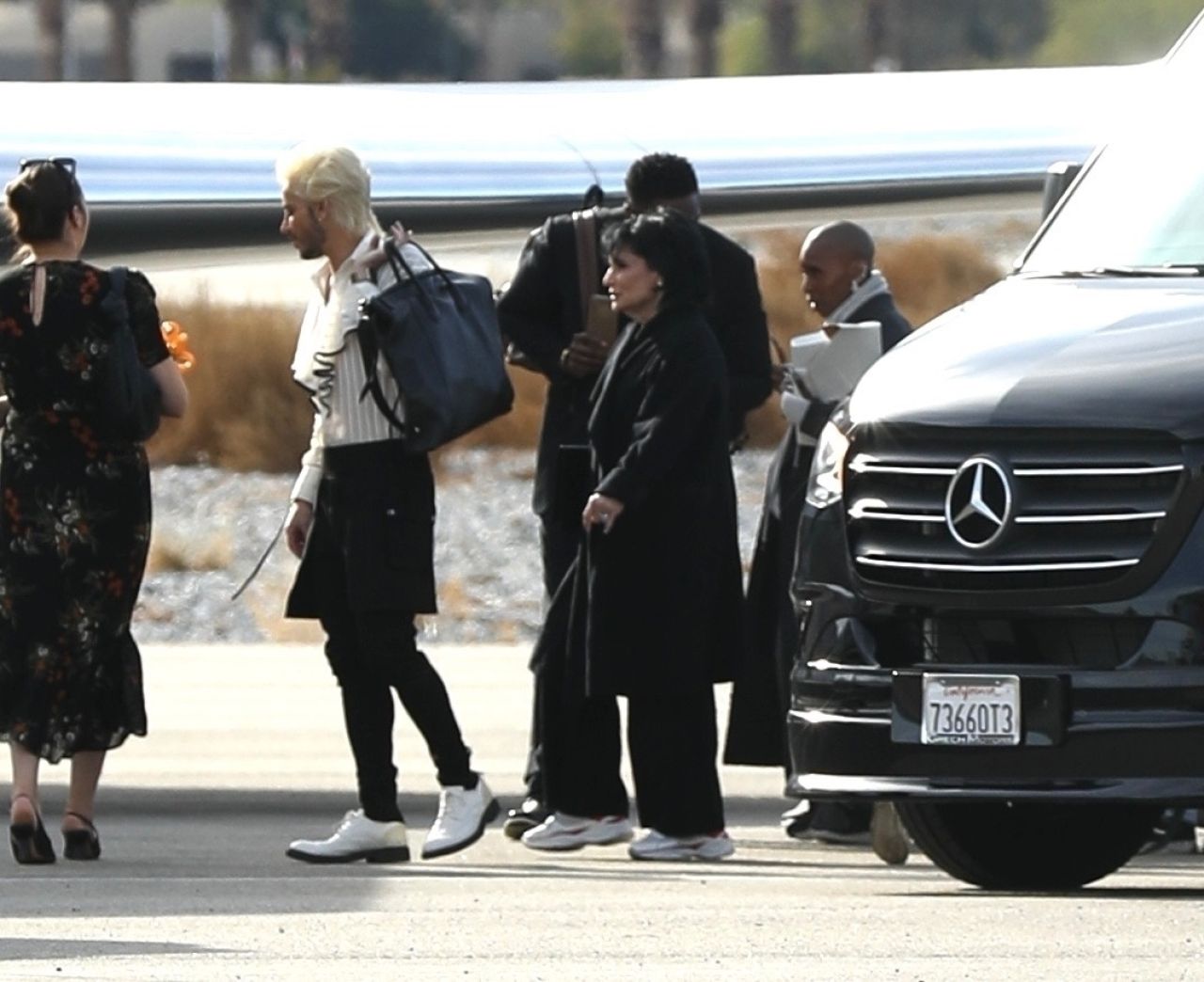 ariana-grande-and-cynthia-erivo-take-a-quick-jet-to-la-04.01.2025-1.jpg (1280×1044)