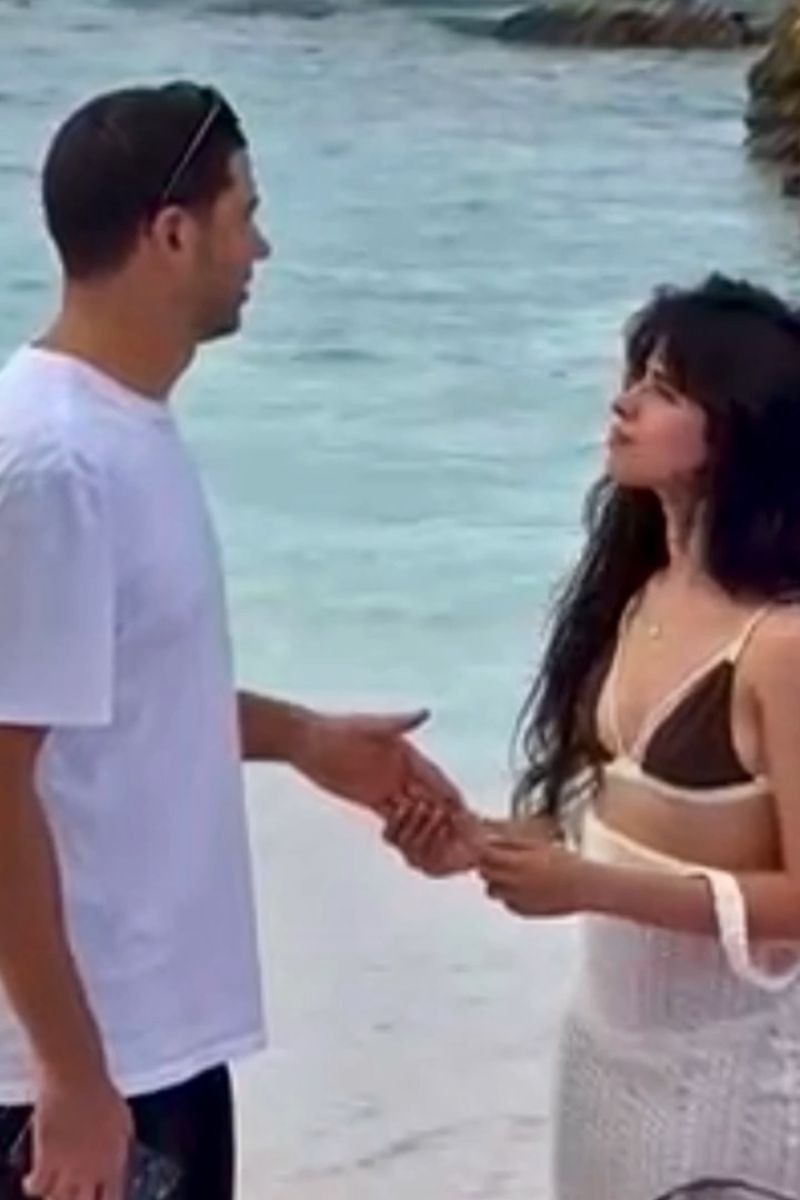 camila-cabello-and-henry-chalhoub-enjoy-a-romantic-getaway-in-st.-barth-01.04.2025-2.jpg (800×1200)