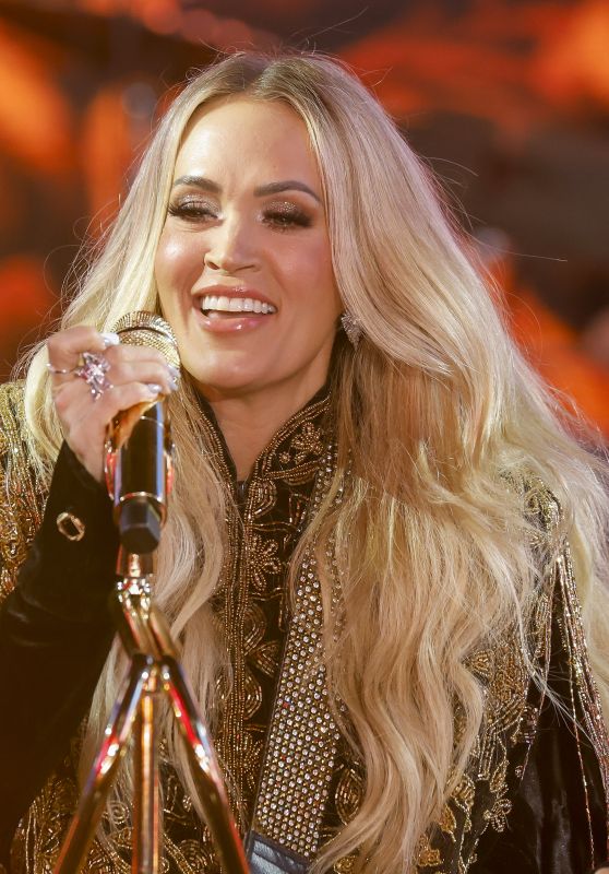 Carrie Underwood Rocks Times Square on New Year