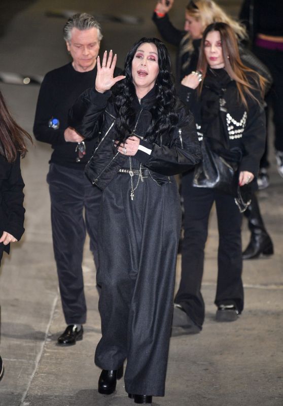 Cher Greets Fans After Jimmy Kimmel Live! in Hollywood 01.07.2025