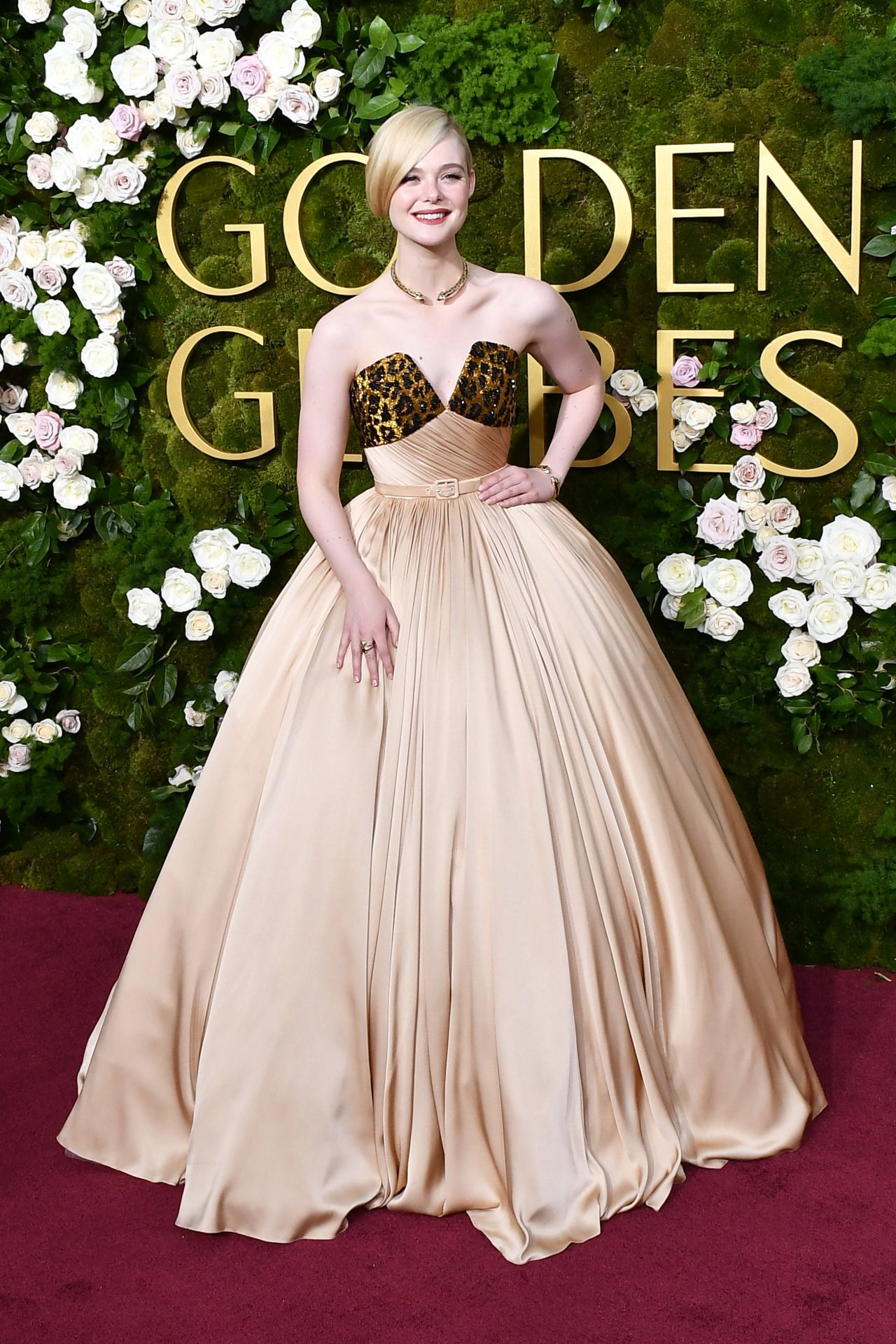 elle-fanning-s-cartier-elegance-balmain-glam-at-the-2025-golden-globes-9.jpg (1280×1920)