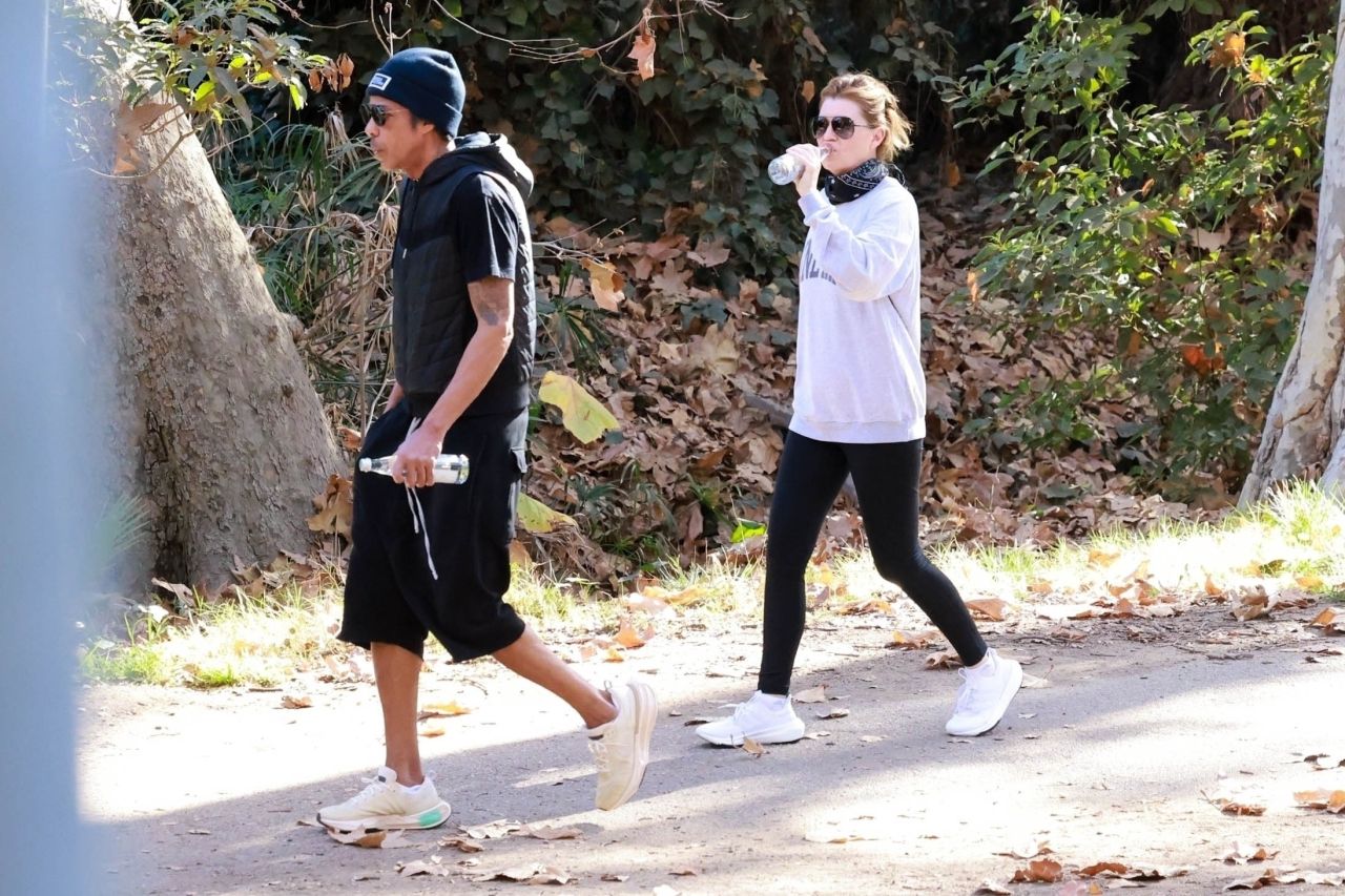 Ellen Pompeo & Chris Ivery Hike in Los Feliz - 01.05.2025 • CelebMafia