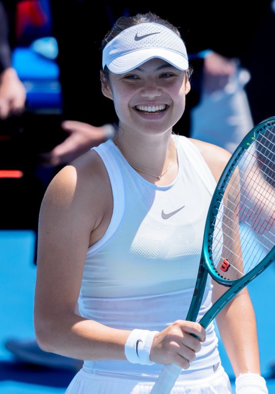 Emma Raducanu Defeats Ekaterina Alexandrova in Australian Open Round 1 01.13.2025