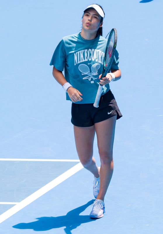 Emma Raducanu Prepares for 2025 Australian Open with Practice Session in Melbourne