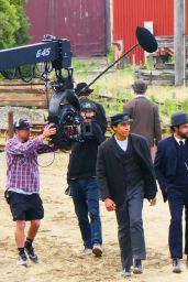 Florence Pugh Spotted on "East of Eden" Set in Oamaru 01.12.2025