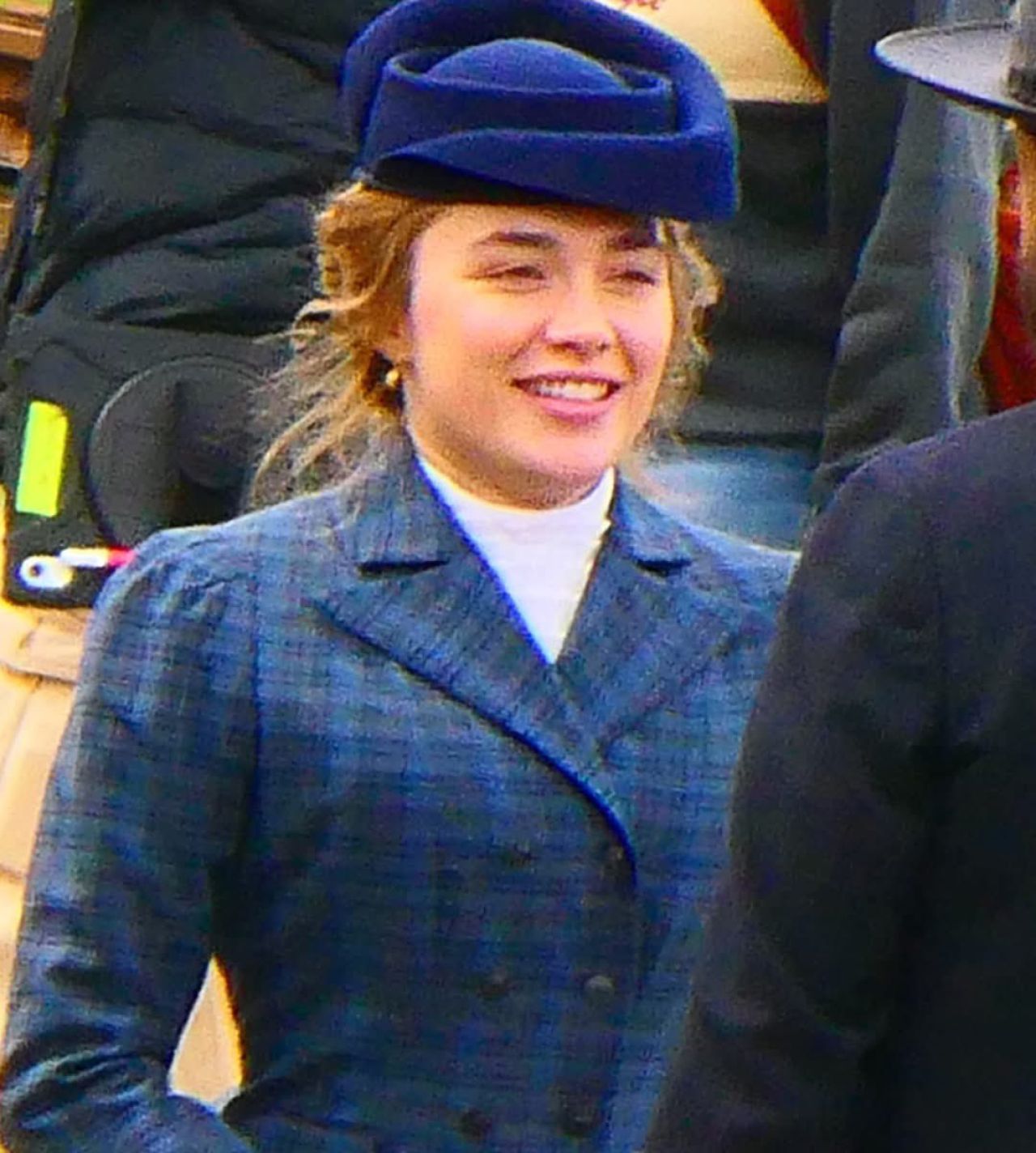 florence-pugh-spotted-on-east-of-eden-set-in-oamaru-01.12.2025-5.jpg (1280×1424)