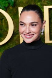 Gal Gadot Stuns in Custom Armani Privé at 2025 Golden Globes