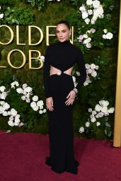 Gal Gadot Stuns in Custom Armani Privé at 2025 Golden Globes