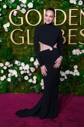 Gal Gadot Stuns in Custom Armani Privé at 2025 Golden Globes