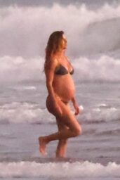 Gisele Bündchen s Holiday Pregnancy Glow in Costa Rica