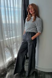 Isla Fisher 01-30-2025