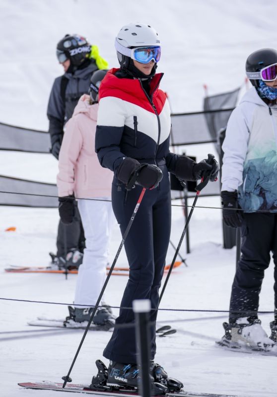 Ivanka Trump and Jared Kushner Hit the Slopes in Aspen with Family 12.29.2024