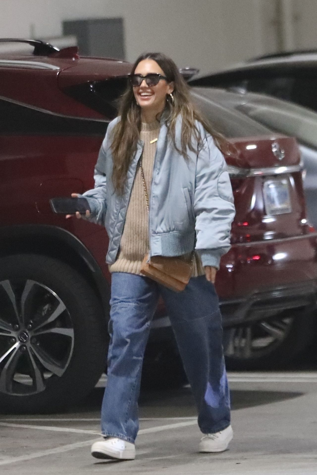 jessica-alba-spotted-at-erewhon-market-before-hollywood-park-visit-01.14.2025-9.jpg (1280×1920)