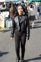 Jessica Casiano Spotted Shopping at Studio City Farmers Market - 01 19 2025