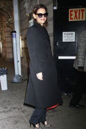 Katie Holmes Arrives for Final Performance of Our Town - 01 19 2025