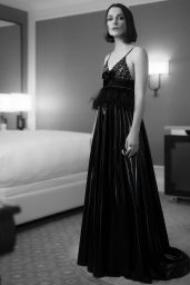 Keira Knightley Stuns at Golden Globes Photoshoot 01.07.2025