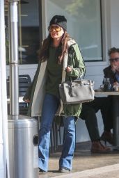 Kyle Richards Spotted at Beverly Glen Mall Lunch 01.27.2025