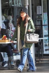 Kyle Richards Spotted at Beverly Glen Mall Lunch 01 27 2025