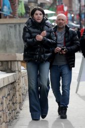 Lauren Graham Braves Cold on Main Street at Sundance 01.24.2025