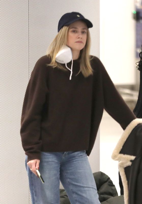 Lili Reinhart Arrives from Sundance to LA 01.28.2025