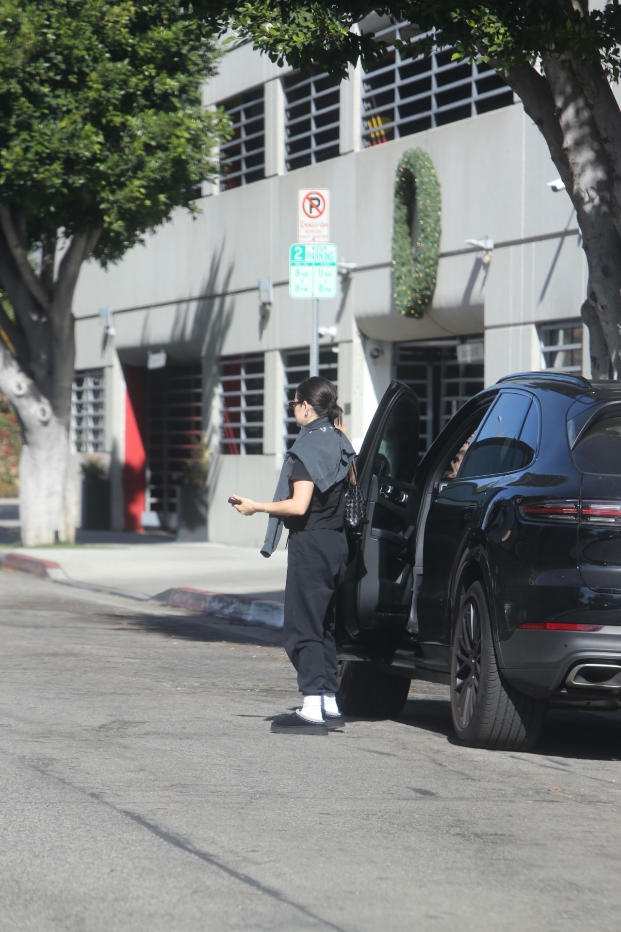 Lucy Hale Enjoys Spa Day in Beverly Hills 01.05.2025 • CelebMafia