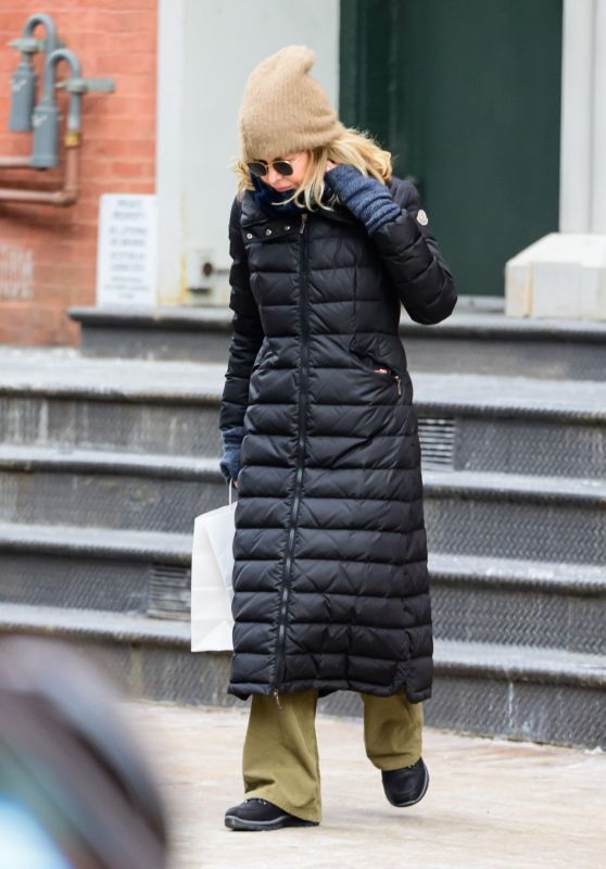 Meg Ryan Spotted in New York City Streets - 01.22.2025