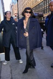 Michelle Yeoh Greets Fans at Empire State Building 01.24.2025