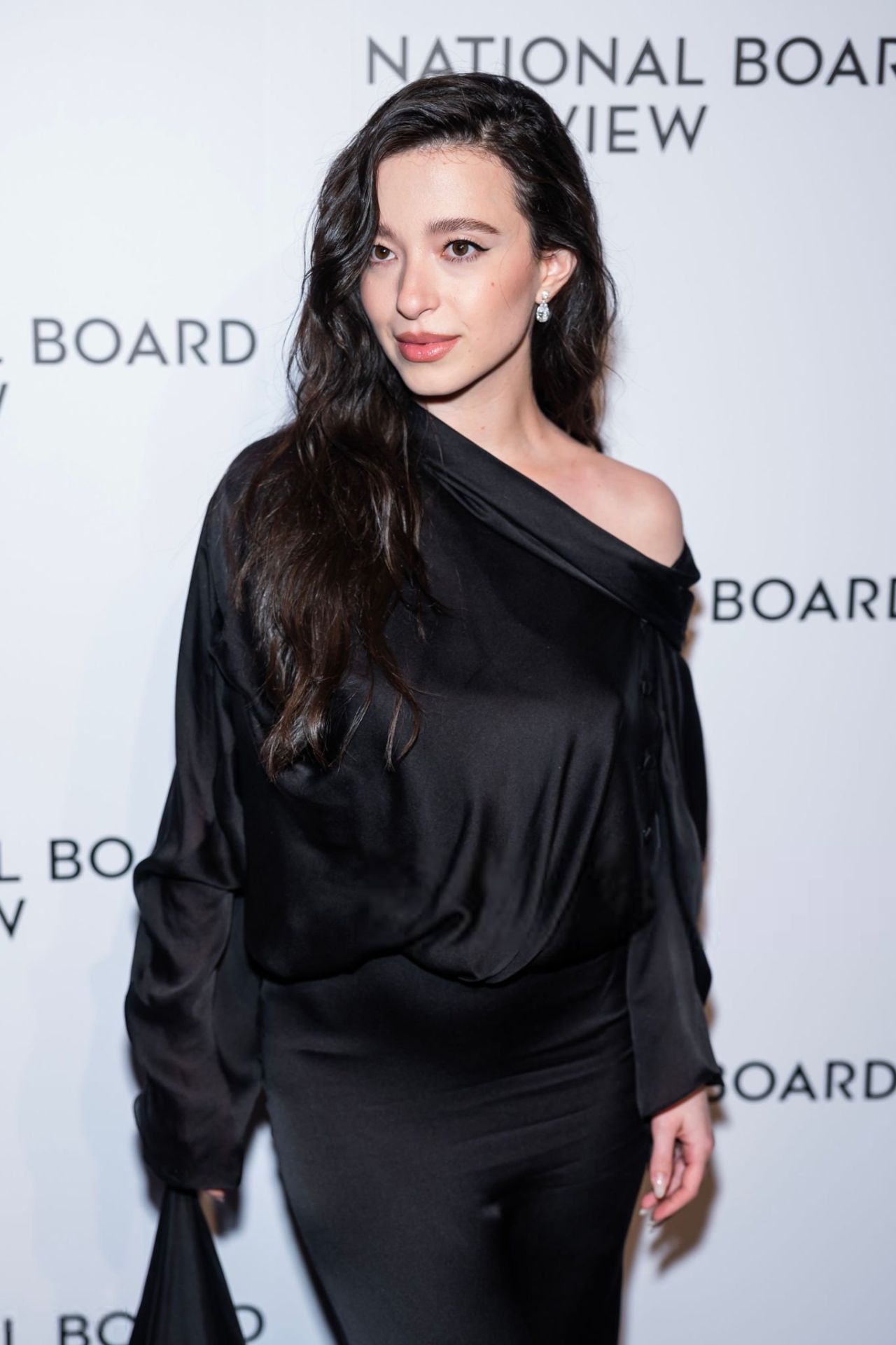 mikey-madison-stuns-in-louis-vuitton-at-national-board-of-review-gala-4.jpg (1280×1920)