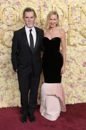 Naomi Watts Dazzles in Schiaparelli Couture at the 2025 Golden Globes