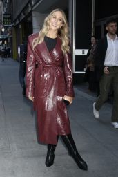 Nikki Glaser Lights Up Empire State Building - 12.17.2024