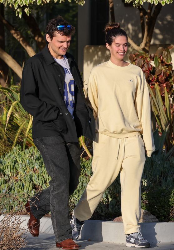 Sara Sampaio Spotted on a Casual Stroll in Los Angeles, 01.07.2025