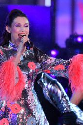 Sophie Ellis-Bextor Shines at Times Square New Year