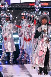 TLC Brings the Rhythm to Times Square on New Year