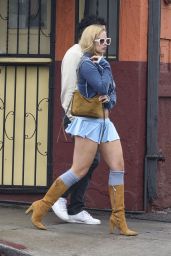 Addison Rae Stuns in Denim Outfit During City Outing 02.06.2025