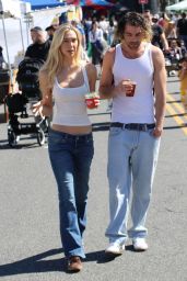 Alexis Ren at Studio City Farmer