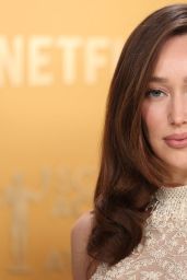 Alycia Debnam-Carey’s Dior Gown Steals the Show at SAG Awards 2025