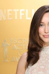 Alycia Debnam-Carey’s Dior Gown Steals the Show at SAG Awards 2025