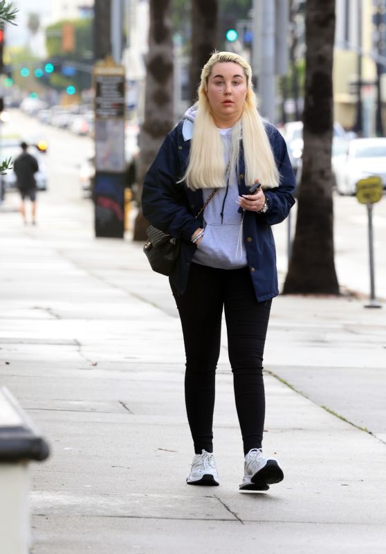 Amanda Bynes Seen Without Ring After Engagement Rumors in LA 02.05.2025