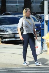 Amanda Bynes Steps Out on Valentine