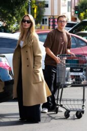 Angelina Jolie and Knox Jolie-Pitt Spotted Grocery Shopping in Los Feliz - 02 08 2025