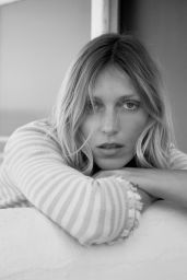 Anja Rubik in Elle France - 02.20.2025