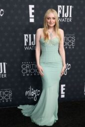 Dakota Fanning s Dazzling Critics Choice Look