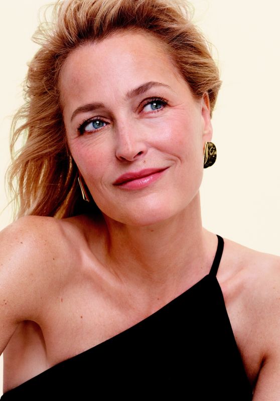 Gillian Anderson’s 2025 L