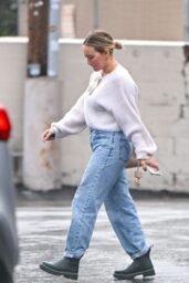 Hilary Duff Braves Rainy Day in Los Angeles 02 05 2025