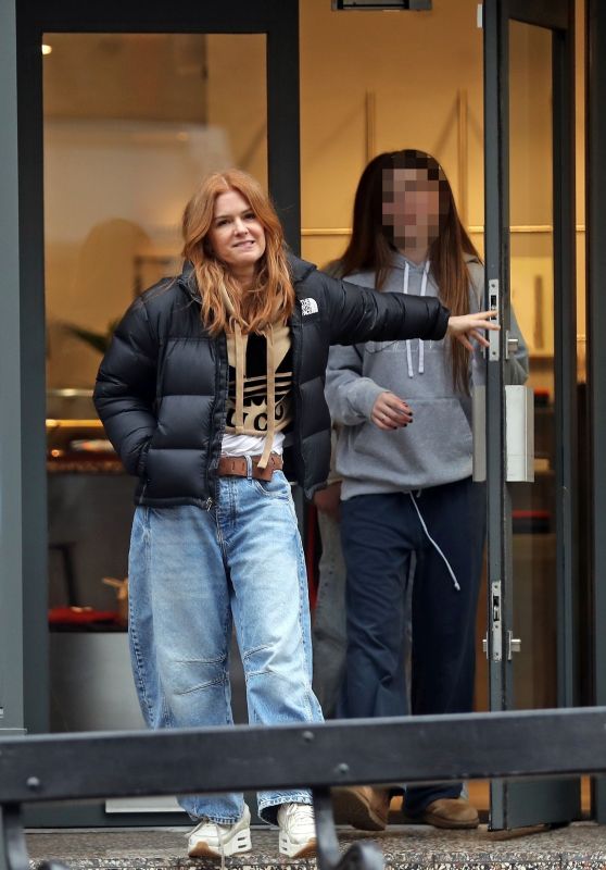 Isla Fisher Celebrates 49th Birthday Shopping in London, 02.03.2025